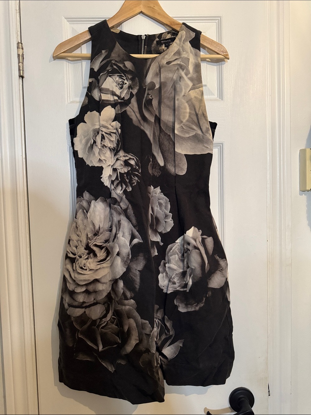RW&CO Black White Floral Dress with Pockets Size 4